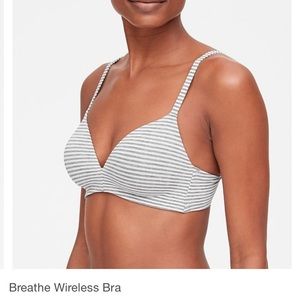 Gap Breathe Wireless Bra, Striped 32D